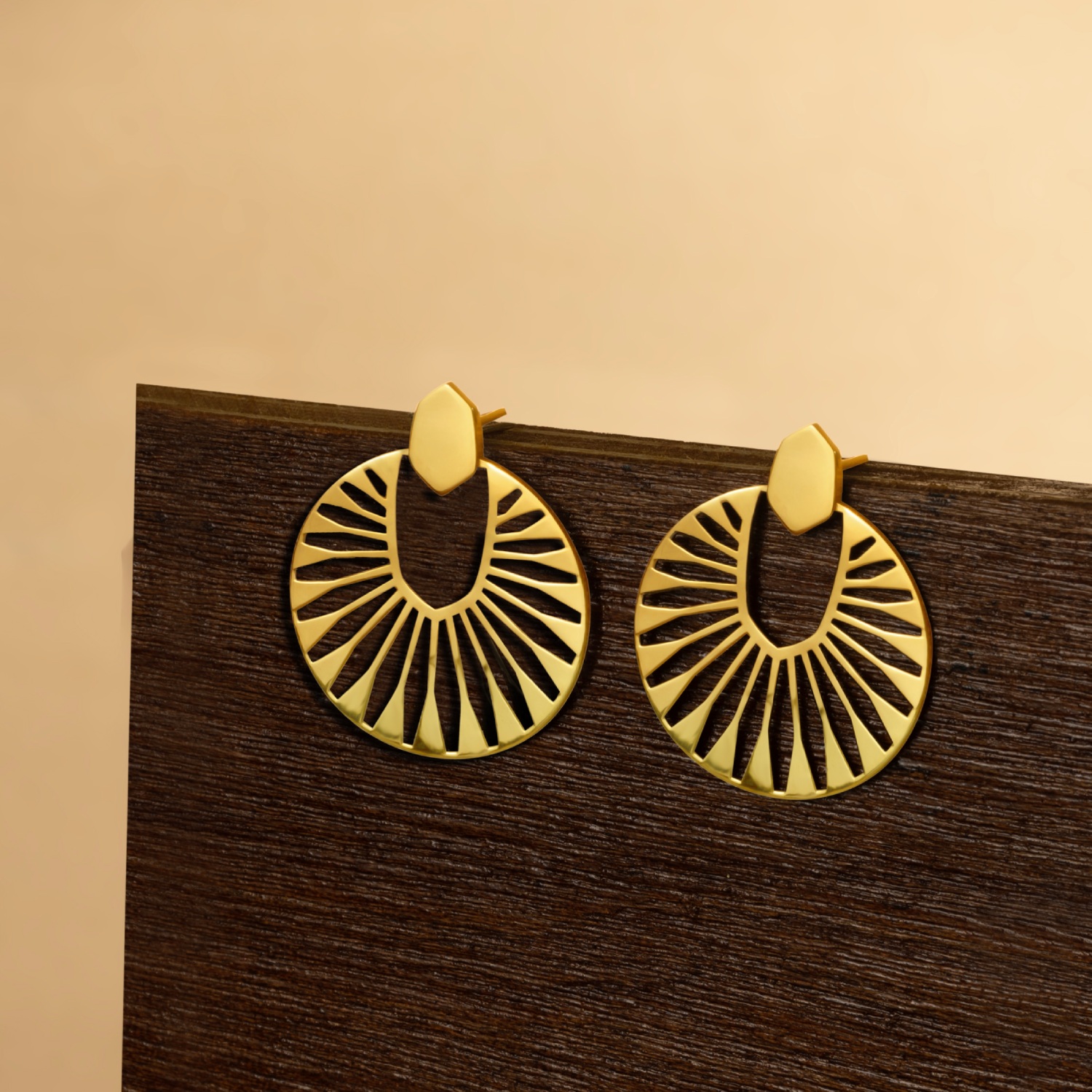 9K Gold Sunburst Earring Creative