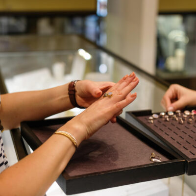 How to Choose 9K Gold Jewellery for Daily Use?